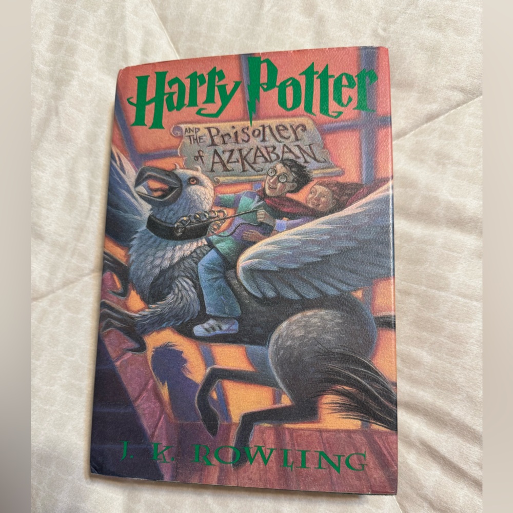 Harry Potter The Prisoner of Azkaban novel. Preowned but in great shape.